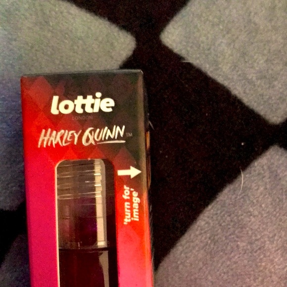 🆕Lottie London xHarley Quinn Transforming Color Liquid Lipstick in Killin’ It♦️ - Picture 7 of 15